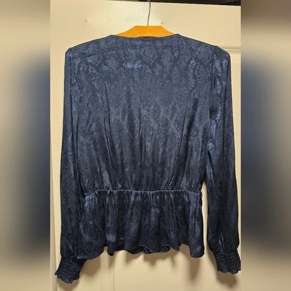 NWT Michael Kors wrap top - Picture 2 of 7